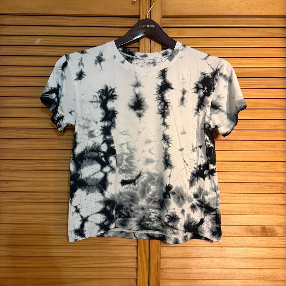 Lululemon Athletica Black and White Tie-Dye T-Shirt small